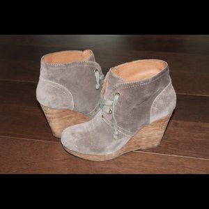 Lucky brand green suede booties
